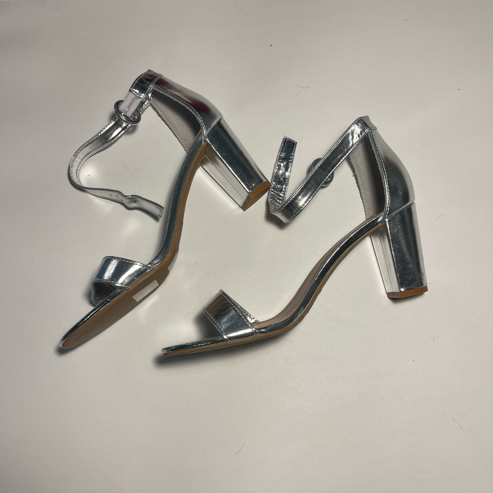NWOT Bamboo Silver Block Heel Sandals